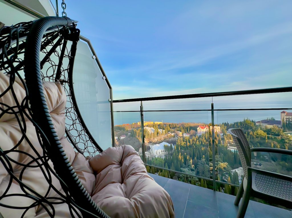 Алушта: Апартаменты LS-Art-Olive с видом на море с 13 этажа