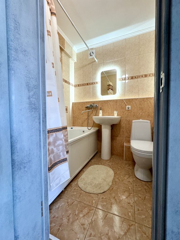 Красноярск: Квартира на Ул Караульная 38