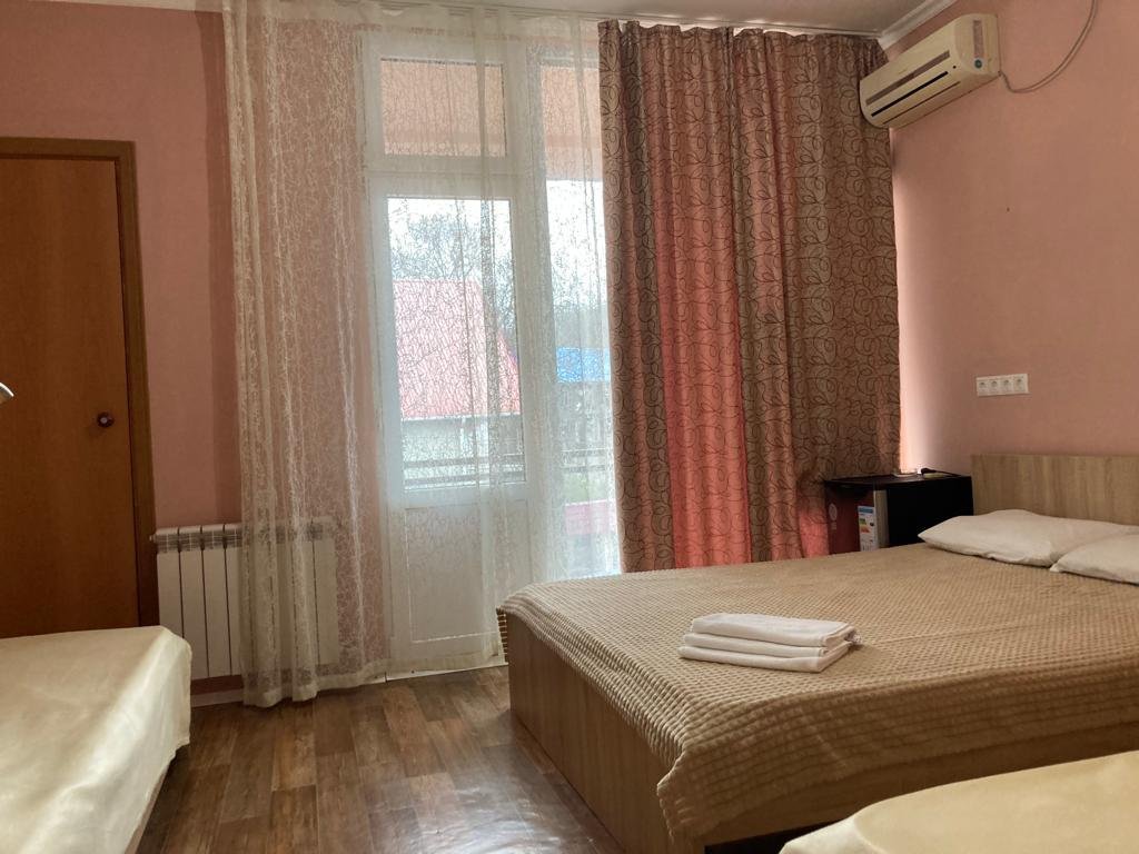 Вардане: Гостевой дом Оазис на Фруктовой