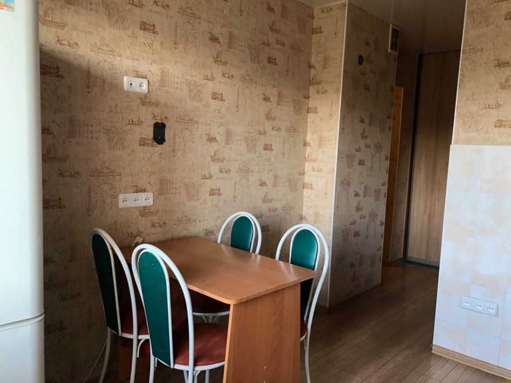 Красноярск: Квартира на Конституции Ссср 23