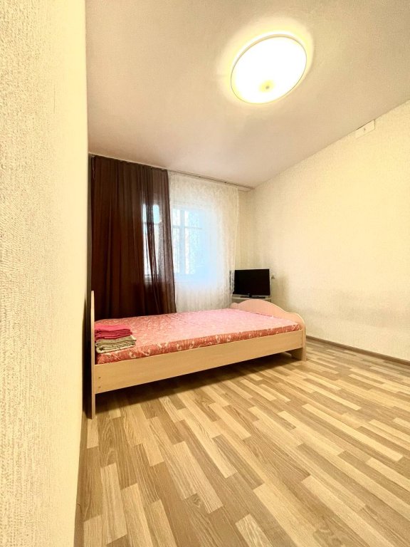 Красноярск: Квартира на Парижской Коммуны 42А 7
