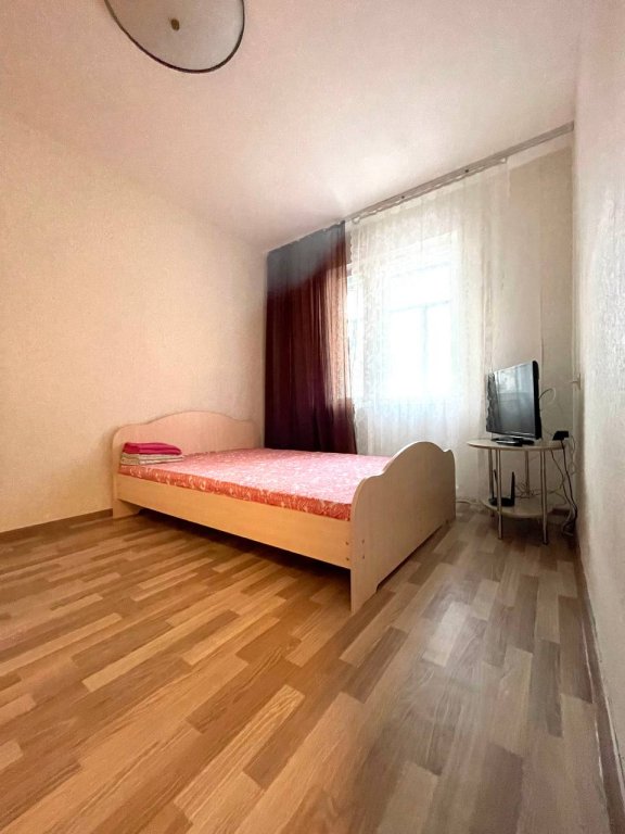 Красноярск: Квартира на Парижской Коммуны 42А 7