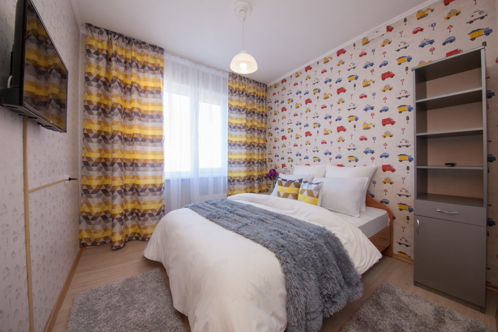 Красноярск: Квартира трехкомнатная на Алексеева 109