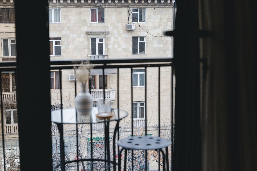 Ереван: Апартаменты 1BR: Urban Oasis/Balcony/Easy Check-In/Keygo 53