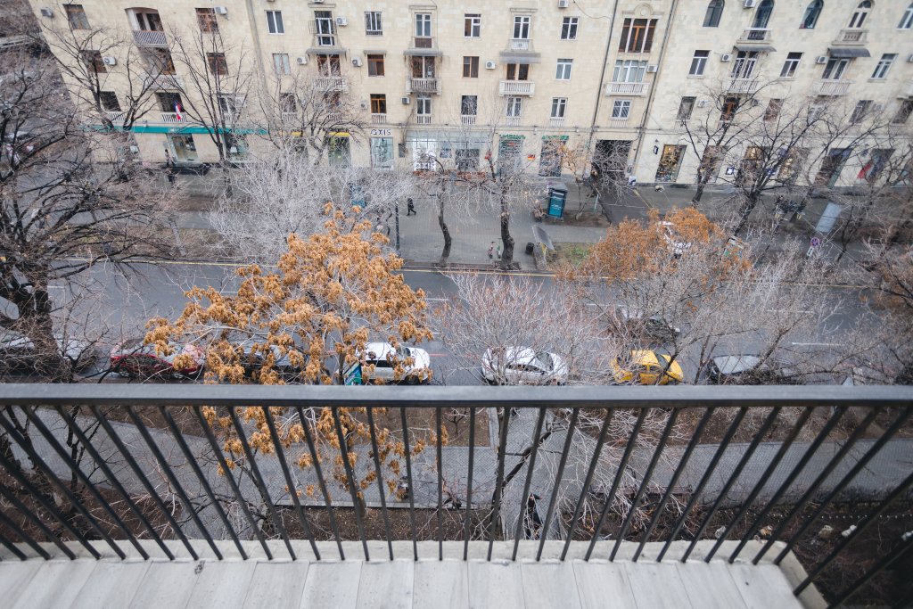 Ереван: Апартаменты 1BR: Urban Oasis/Balcony/Easy Check-In/Keygo 53