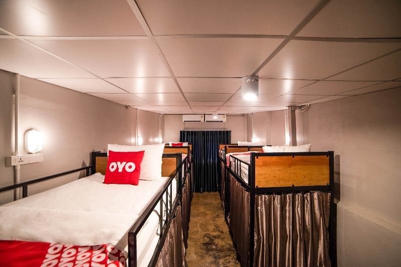 Бангкок: Lemon Siam Hostel by OYO Rooms