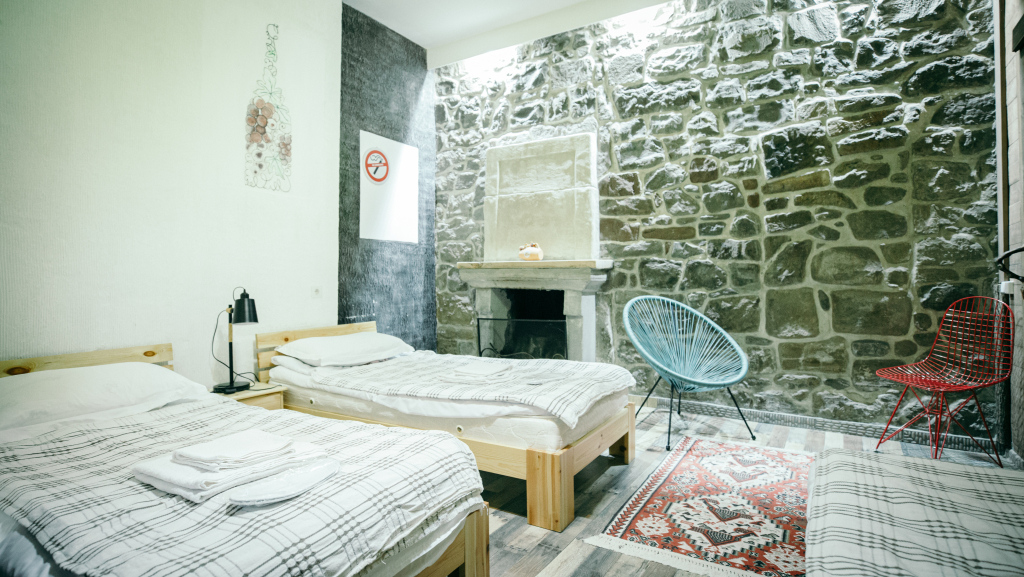 Амбролаури: Глэмпинг Wine Space
