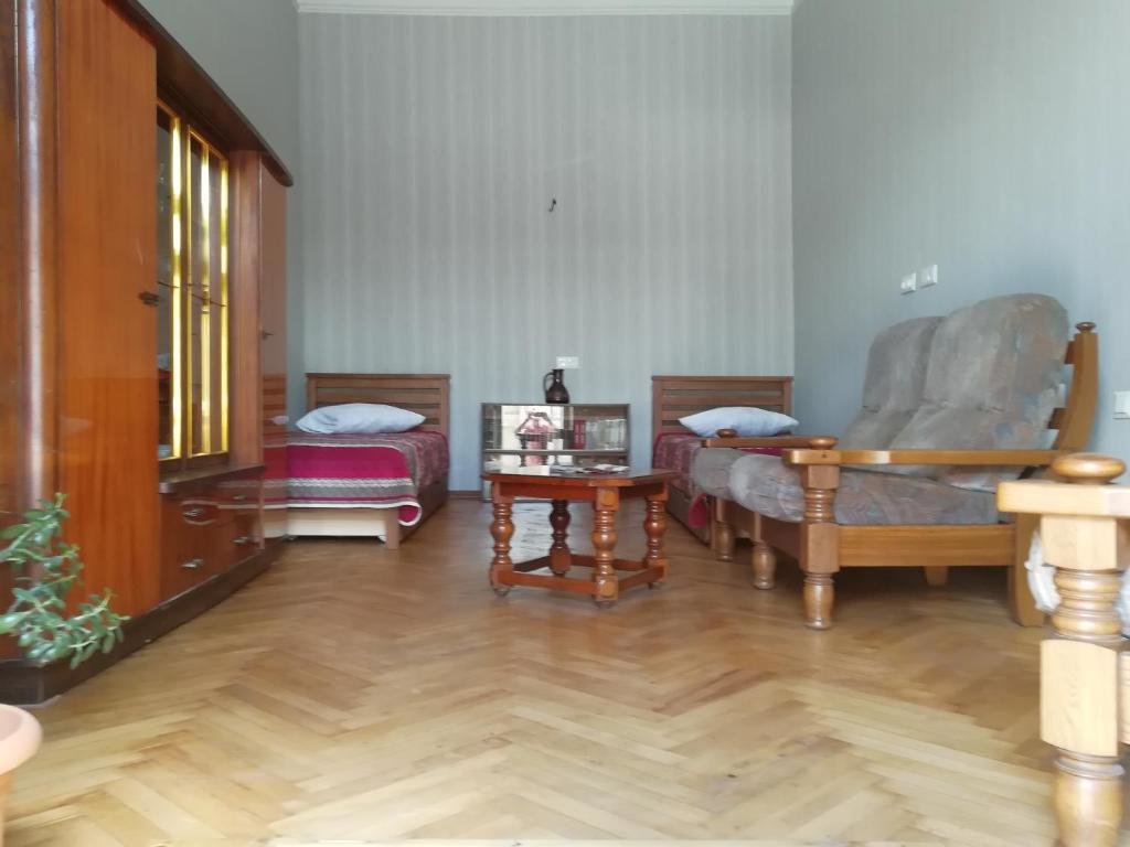Тбилиси: 31 Giorgi Mazniashvili Street