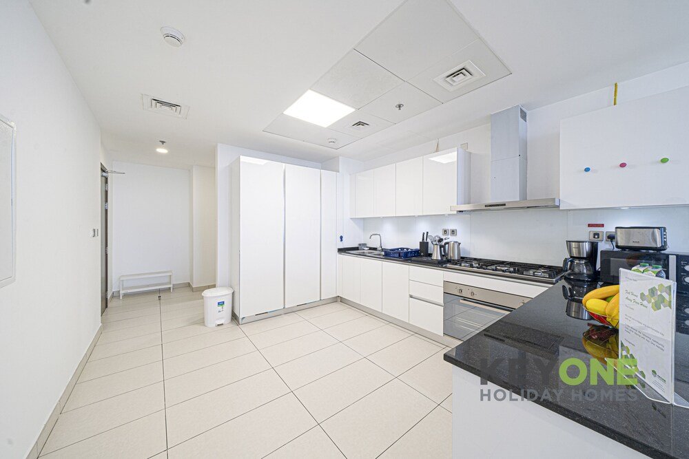 Дубай: Lavish 2BR Suite with Full Sea View