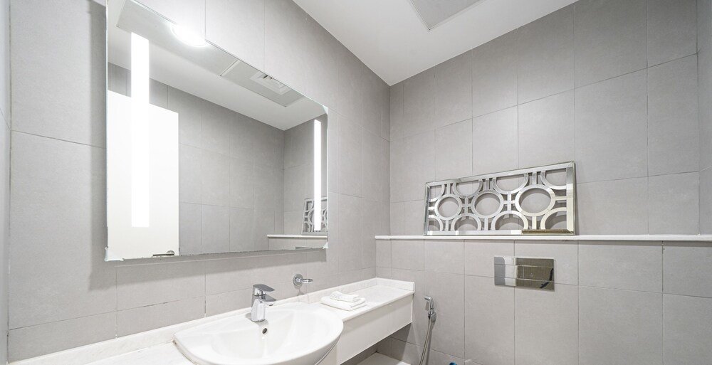 Дубай: Lavish 2BR Suite with Full Sea View