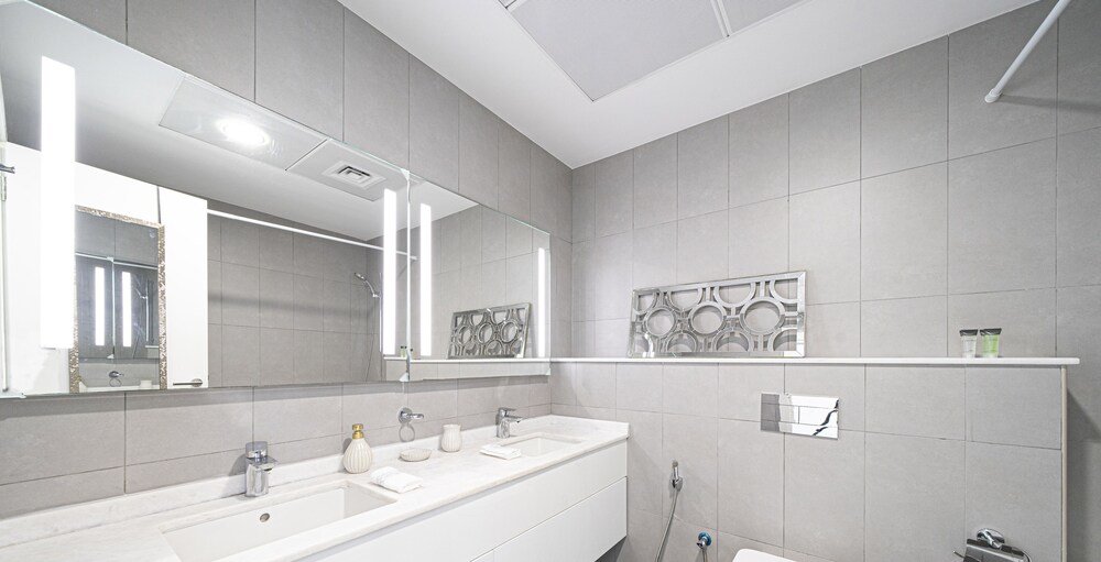 Дубай: Lavish 2BR Suite with Full Sea View