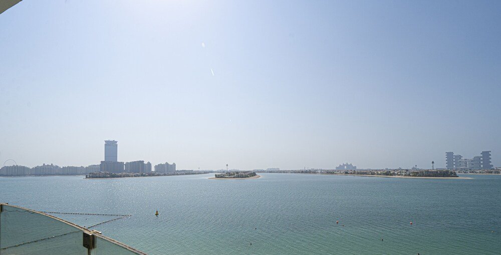 Дубай: Lavish 2BR Suite with Full Sea View