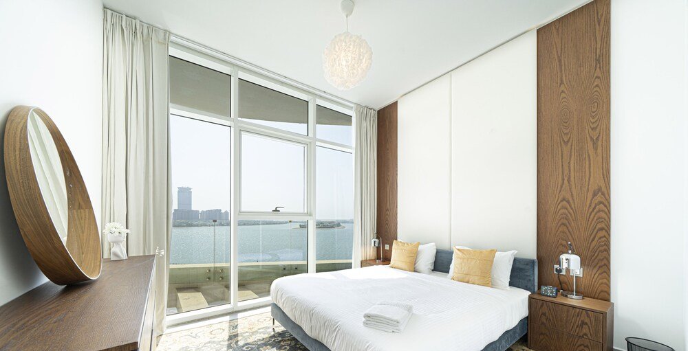Дубай: Lavish 2BR Suite with Full Sea View