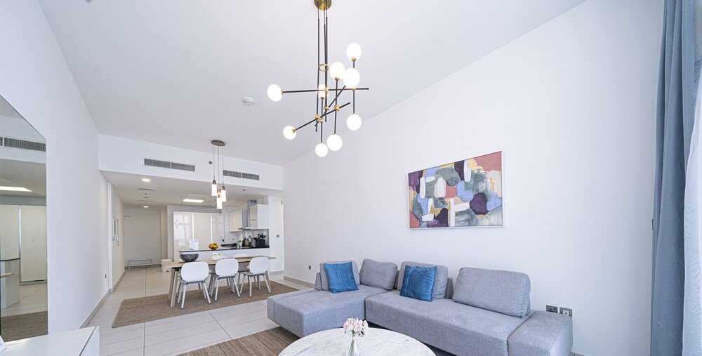Дубай: Lavish 2BR Suite with Full Sea View