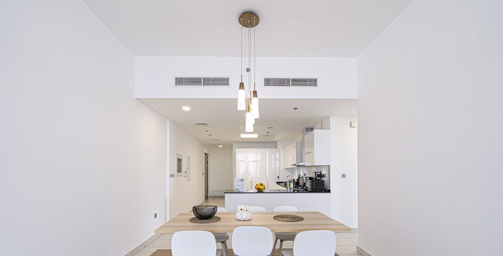Дубай: Lavish 2BR Suite with Full Sea View