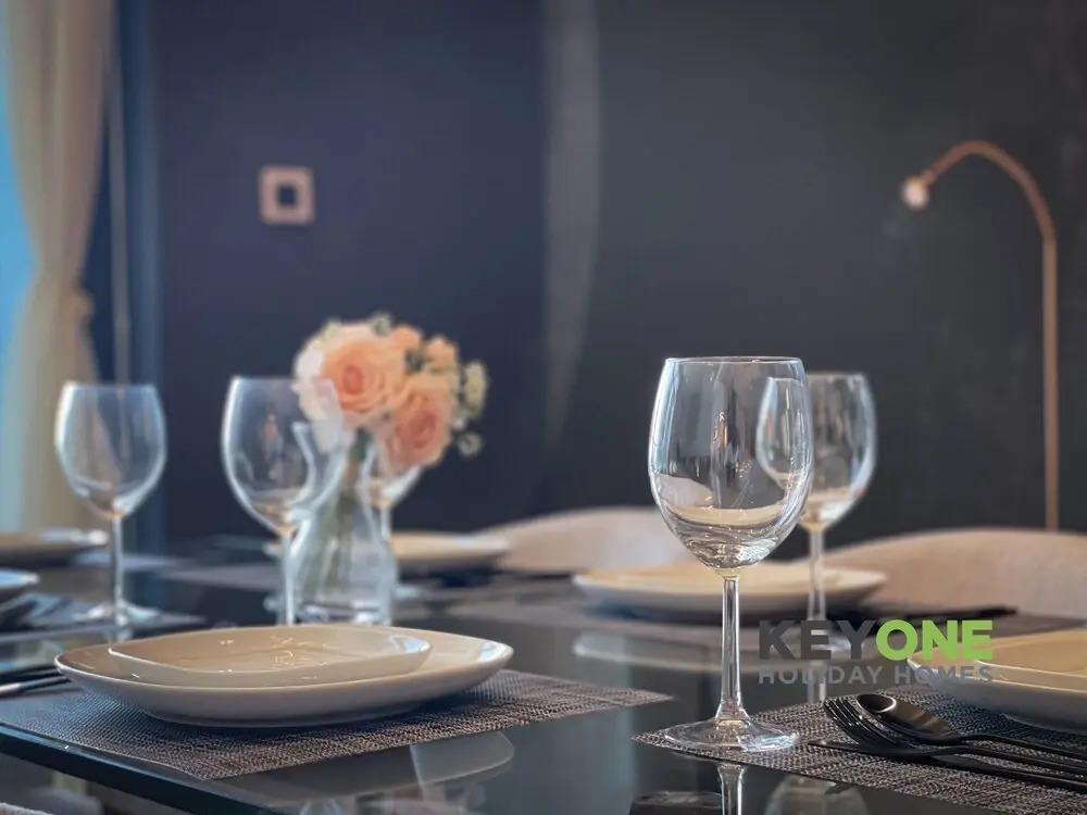 Дубай: Spectacular 3BR Suite with Marina View