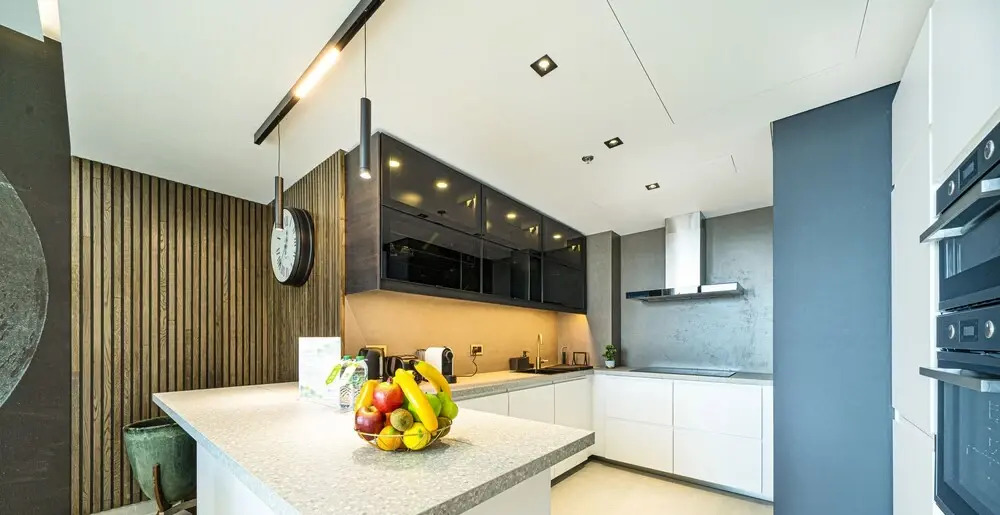 Дубай: Spectacular 3BR Suite with Marina View