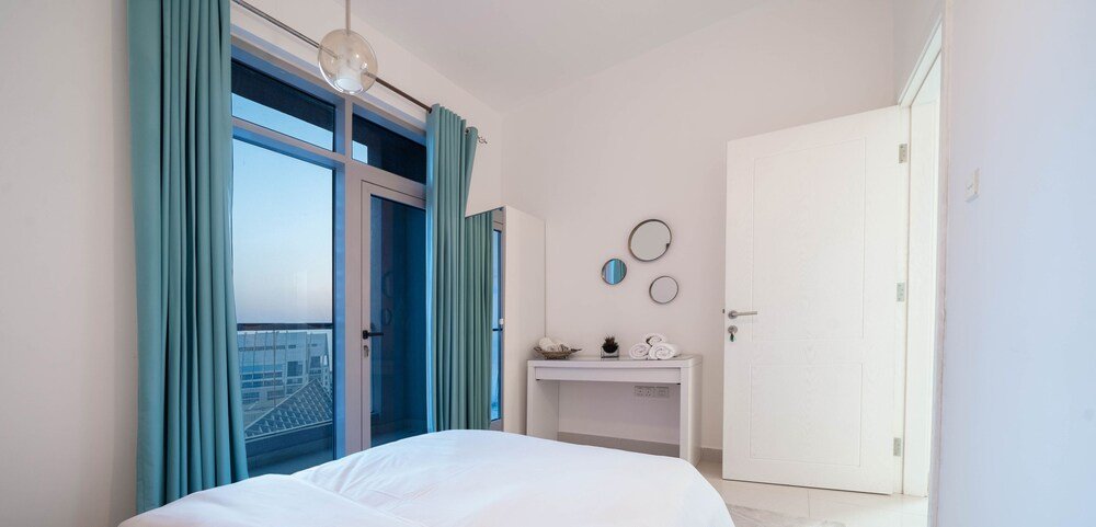 Дубай: Magnificent 2BR Suite with Marina View