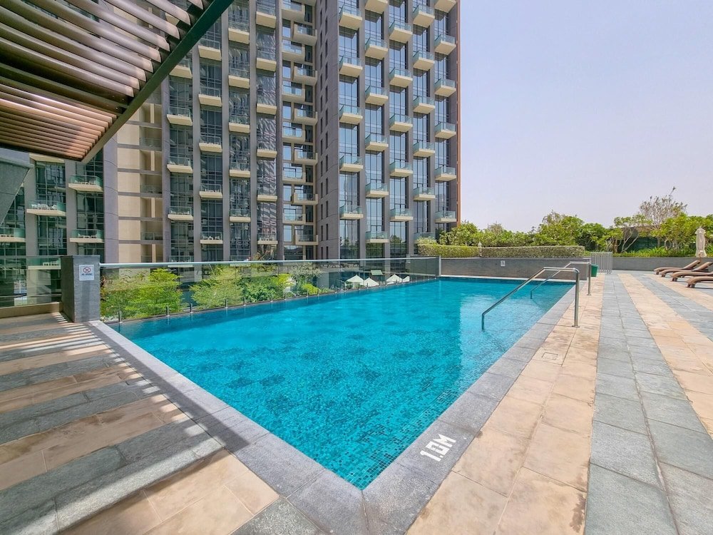 Дубай: DXB - The Atria Residences - 2007 - DT