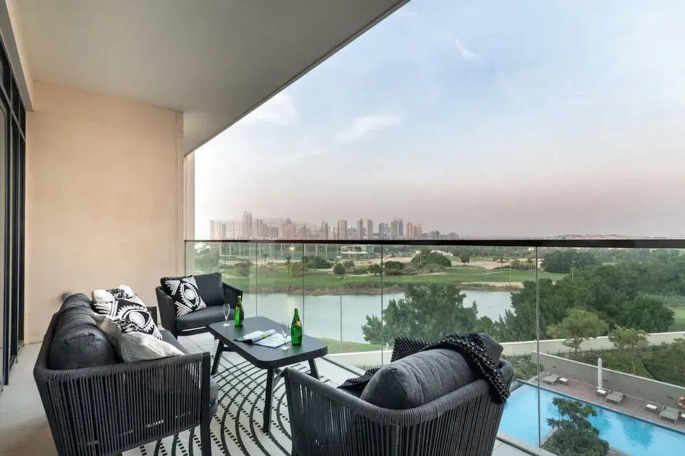 Дубай: DXB - Vida Emirates Hills - R2 - 502 - DM