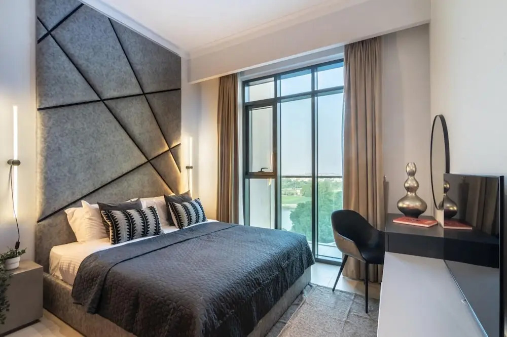 Дубай: DXB - Vida Emirates Hills - R2 - 502 - DM
