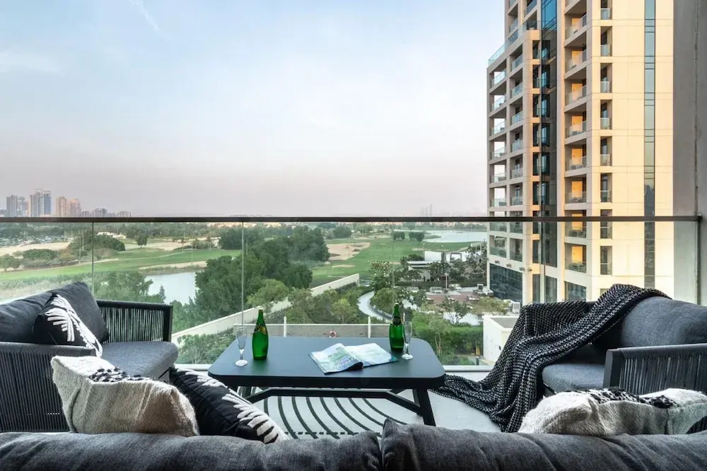 Дубай: DXB - Vida Emirates Hills - R2 - 502 - DM