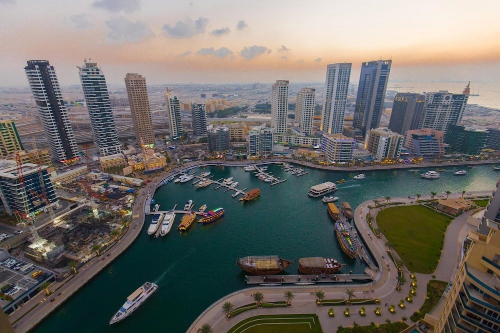 Дубай: DXB - Sparkle Tower - 1 - 2704 - DM