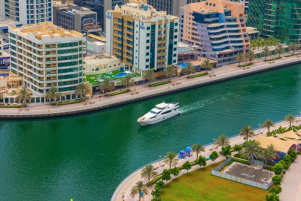 Дубай: DXB - Sparkle Tower - 1 - 2704 - DM