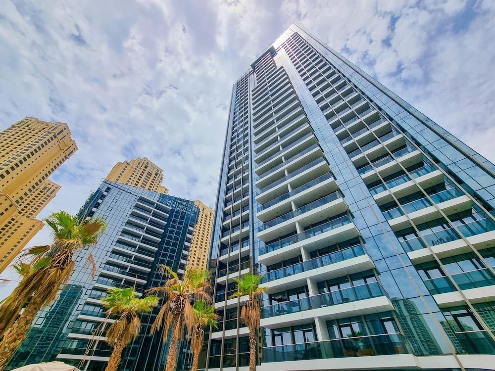 Дубай: DXB - Sparkle Tower - 1 - 2704 - DM
