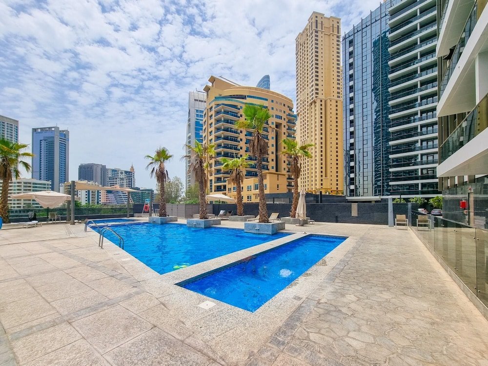Дубай: DXB - Sparkle Tower - 1 - 2704 - DM