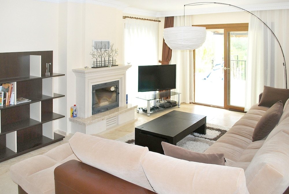 Согучак: House With 4 Bedrooms in Kuşadası, With Private Pool and Enclosed Garden - 2 km From the Beach