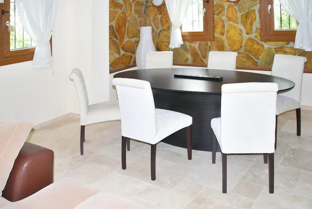 Согучак: House With 4 Bedrooms in Kuşadası, With Private Pool and Enclosed Garden - 2 km From the Beach