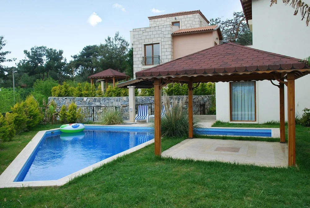 House With 4 Bedrooms in Kuşadası, With Private Pool and Enclosed Garden - 2 km From the Beach — фото 4