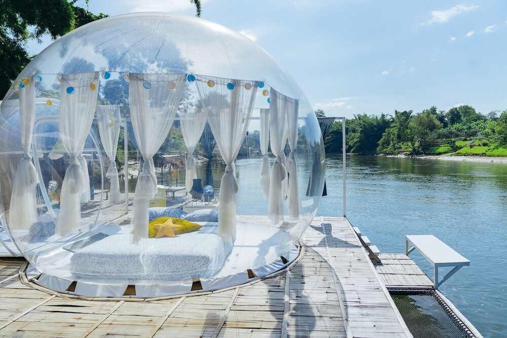 Сай Йок: The Three Bubble Houses