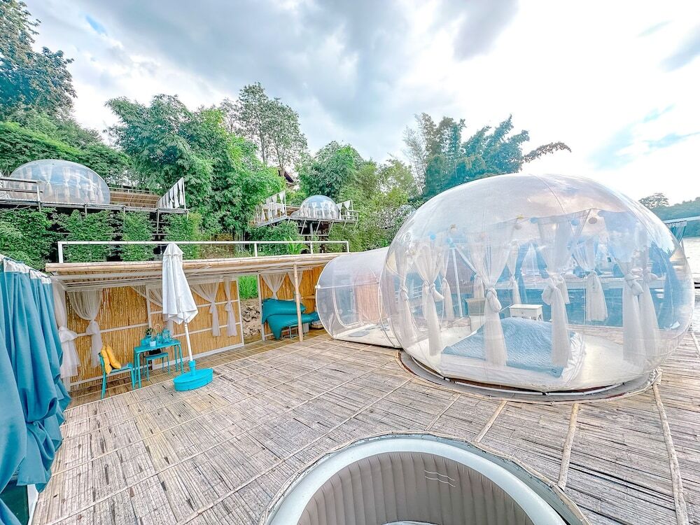 Сай Йок: The Three Bubble Houses