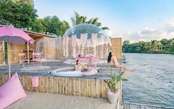 Сай Йок: The Three Bubble Houses