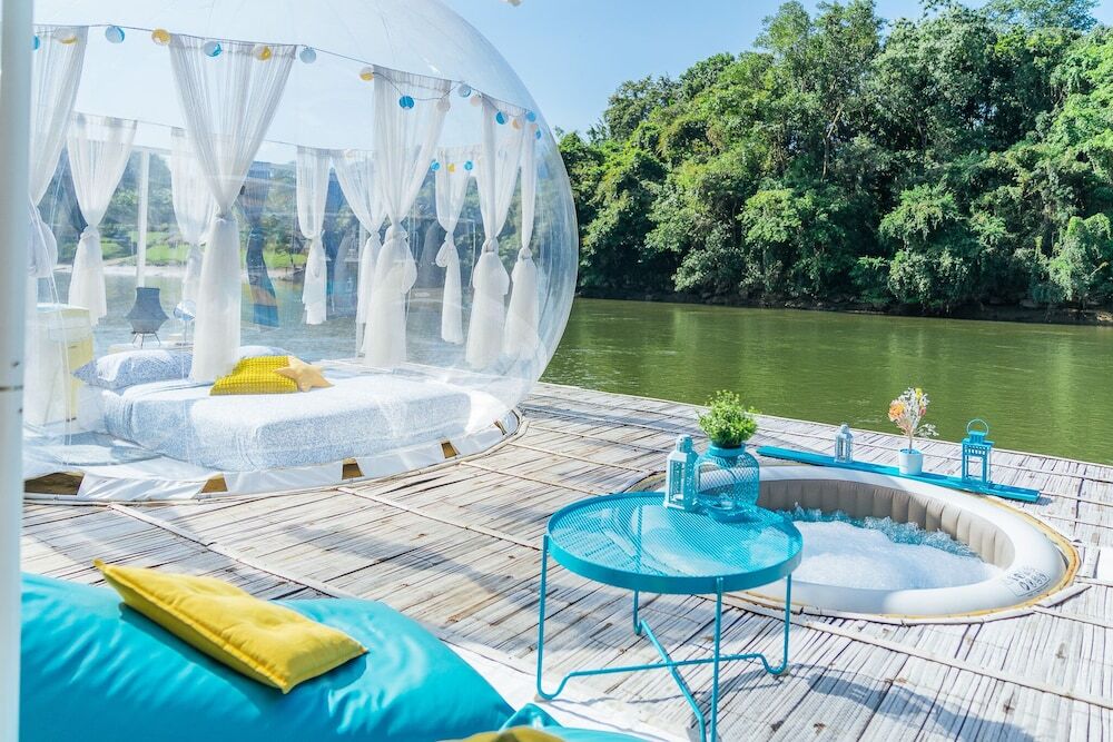 Сай Йок: The Three Bubble Houses