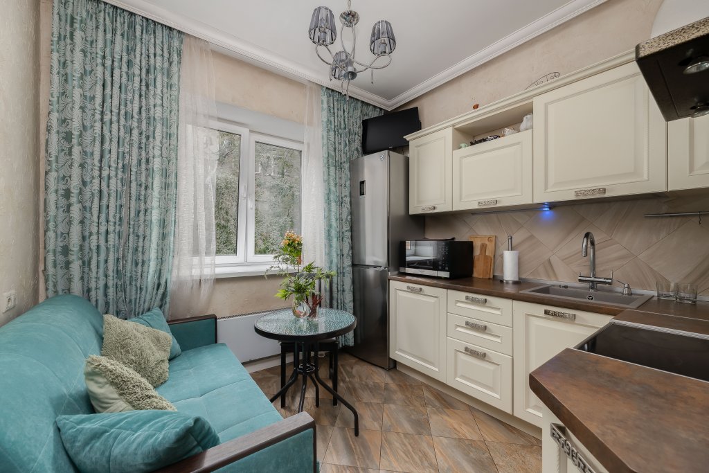 Москва: Квартира Люсиновская 37