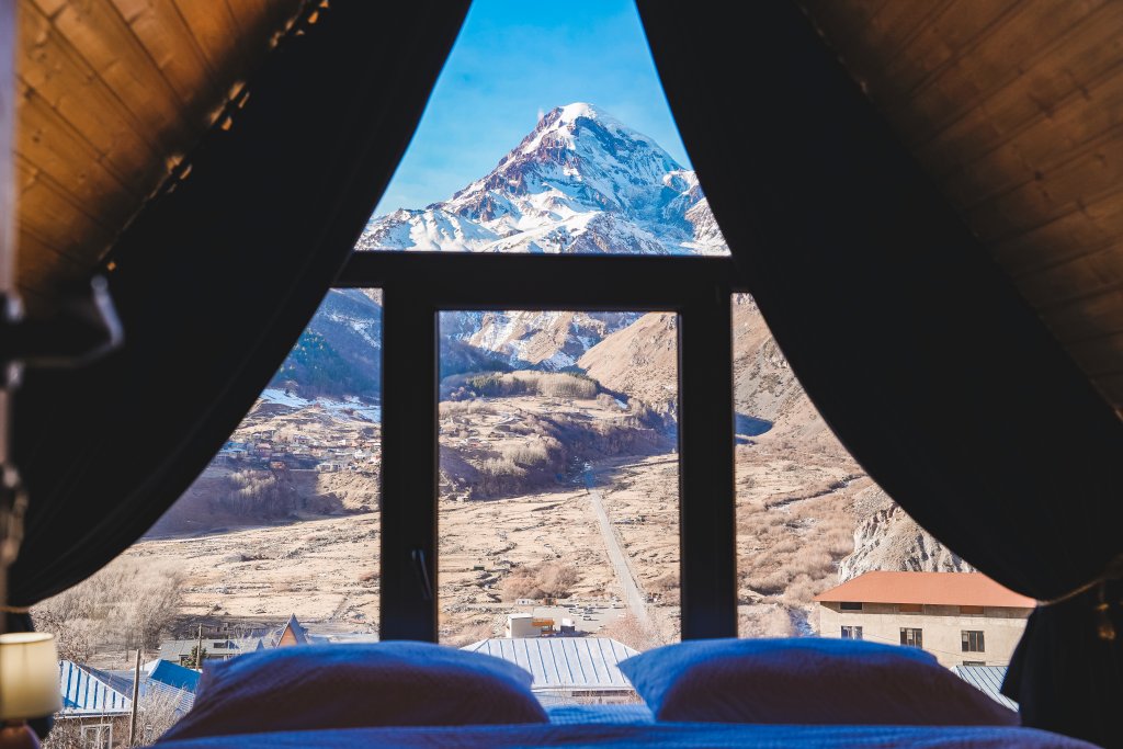 Степанцминда: Гостевой Дом RestArt Cottages in Kazbegi