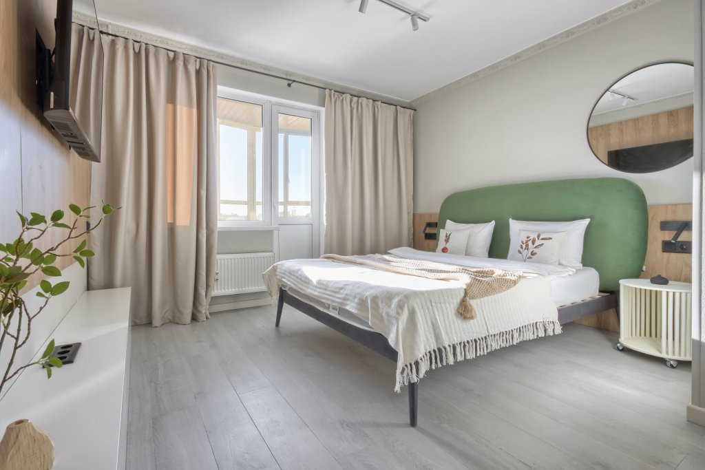 Санкт-Петербург: Апартаменты MyhomeYourhome на Большеохтинском пр-те 15к2