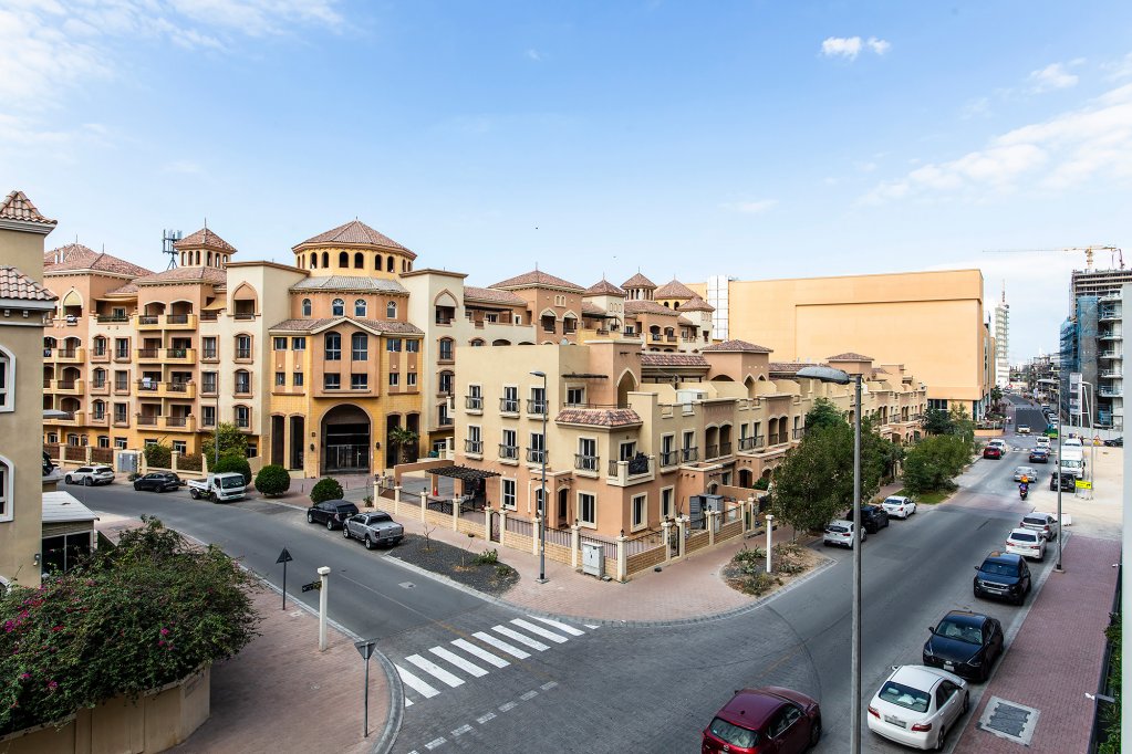 Дубай: Апартаменты Wonderful 1BR in Binghatti Crescent