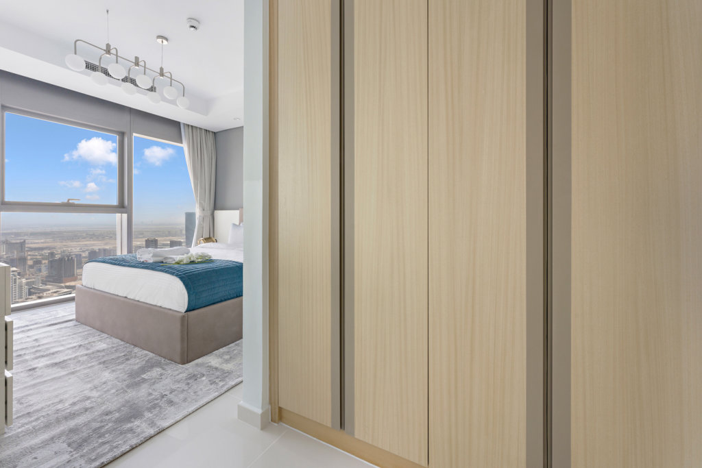 Дубай: Апартаменты Stonetree Paramount Tower