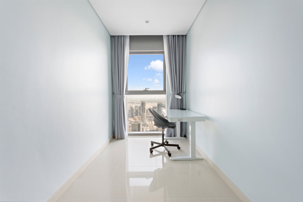 Дубай: Апартаменты Stonetree Paramount Tower