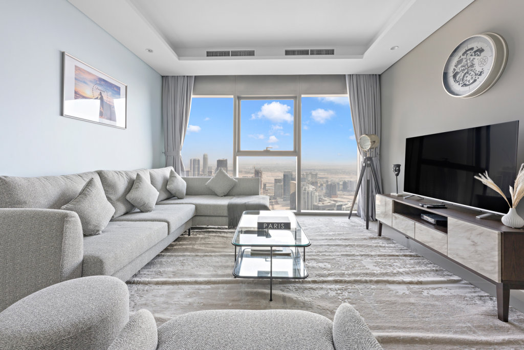 Дубай: Апартаменты Stonetree Paramount Tower