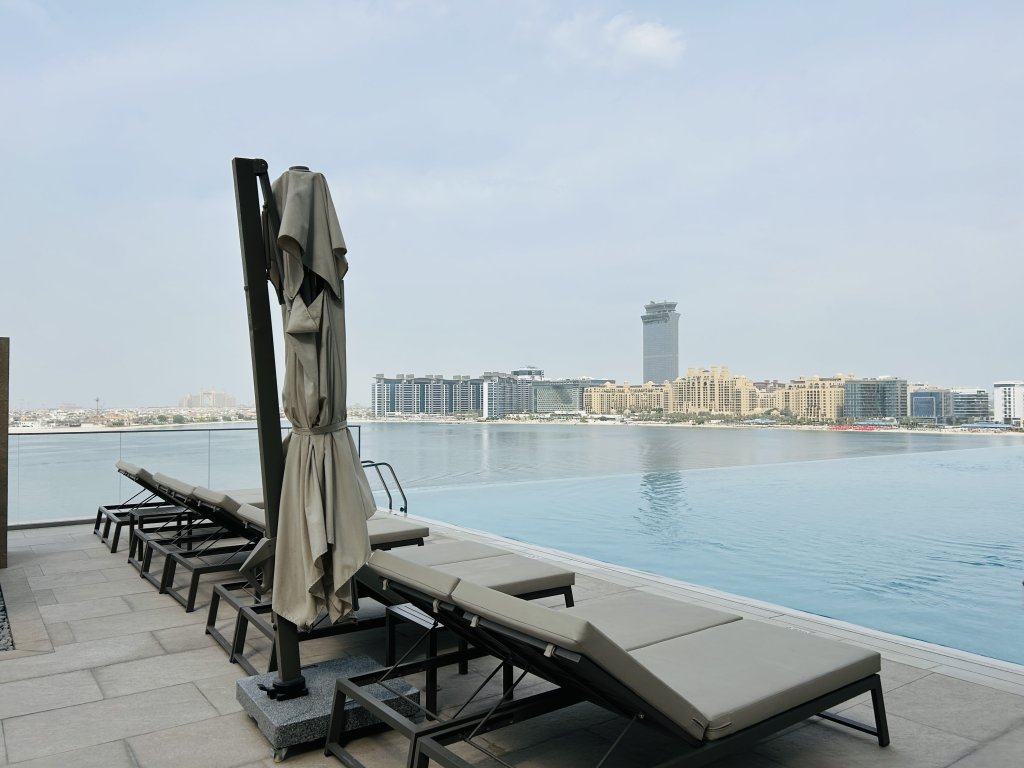 Дубай: Апартаменты Stonetree Beach Isle Tower 2