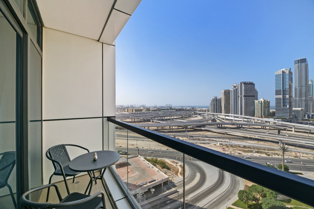 Дубай: Апартаменты Stonetree Lakeside