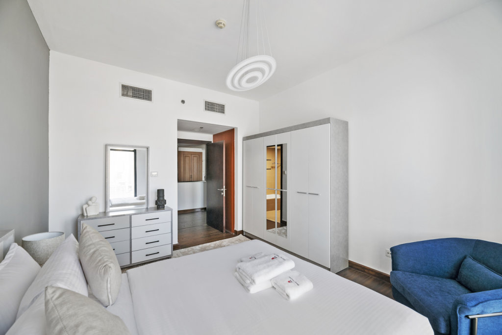 Дубай: Апартаменты Stonetree Lakeside
