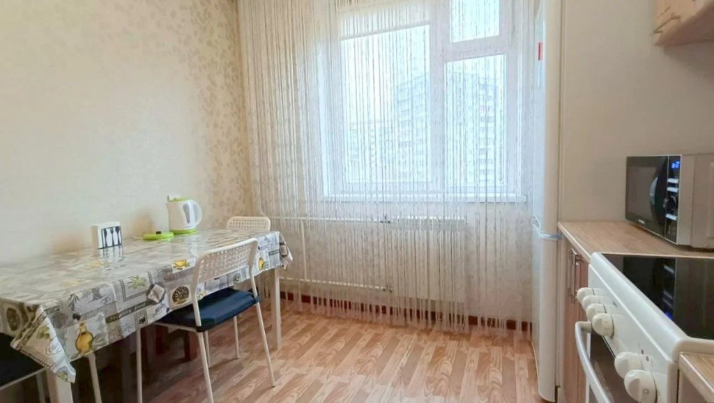 Красноярск: 2-к. кв. на Ястынской 15