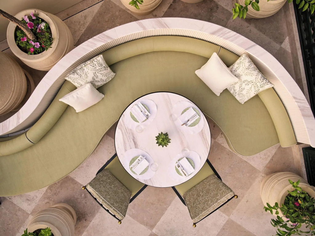 Дубай: The Lana - Dorchester Collection