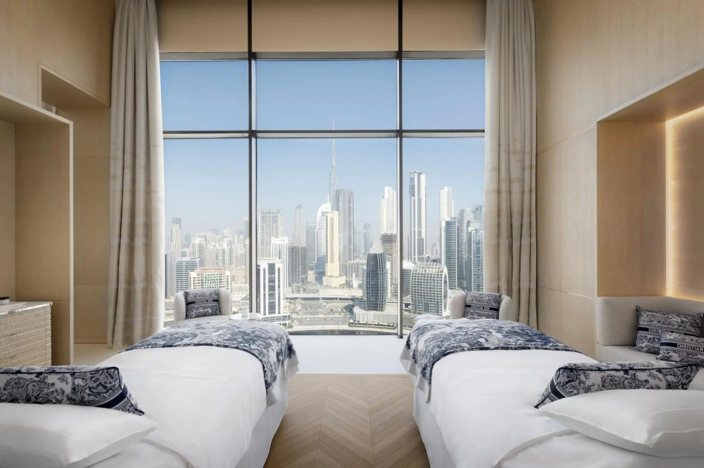 Дубай: The Lana - Dorchester Collection